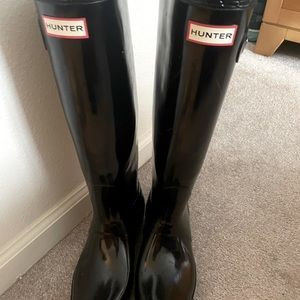 Like new tall hunter rain boots